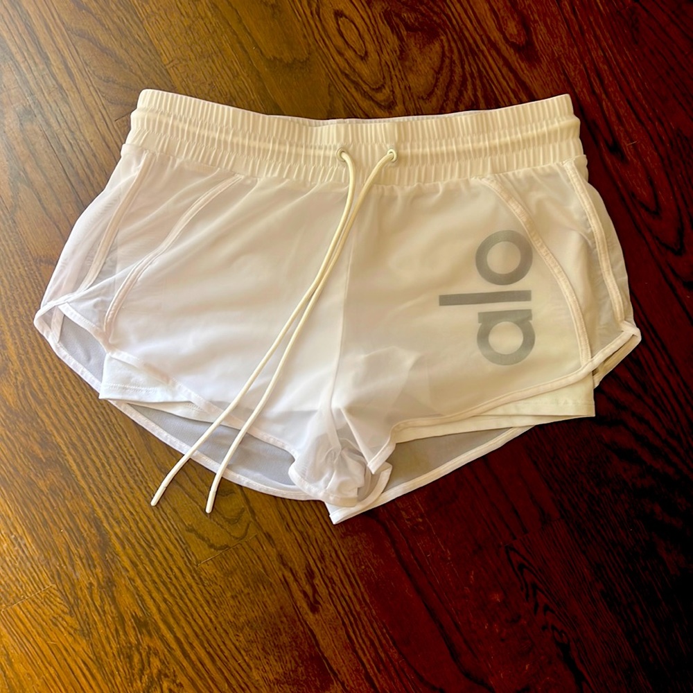 Alo a yoga Ambience shorts